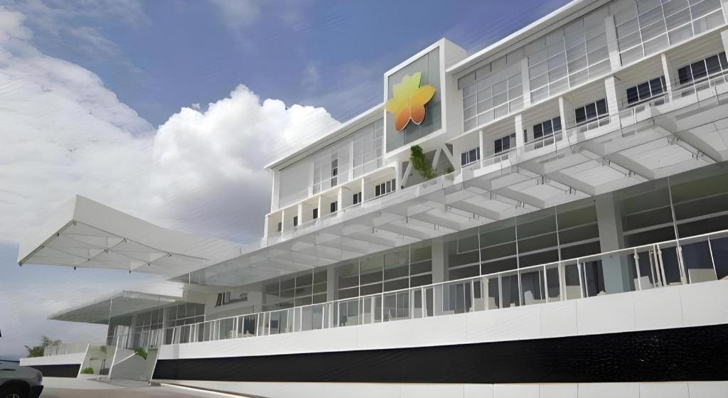 The Oriental Hotel Legazpi Exterior photo